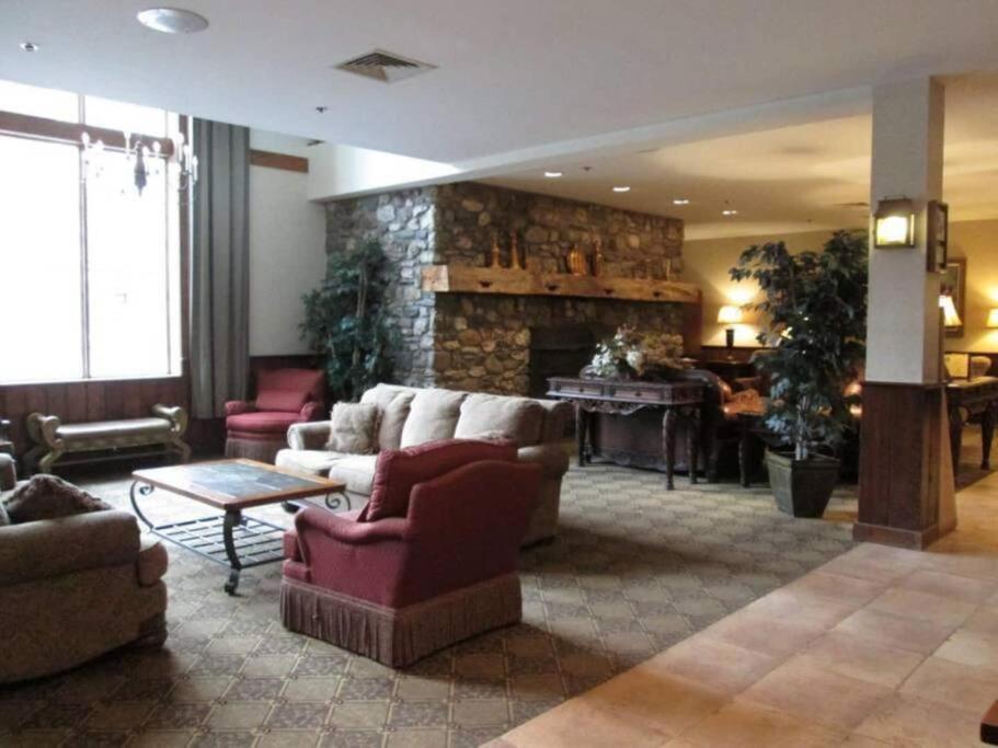Spacious 3Br 3Ba Sleeps 8 Ski On Off Jiminy Mountain Resort Ганкок Екстер'єр фото
